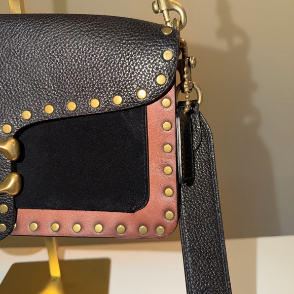 COACH Tabby 26 black and refined leather with gold rivits and hardware ! - Picture 8 of 16